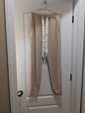 Abercrombie & Fitch Beige Ribbed Knit Joggers with White Drawstring